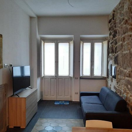 Appartamento Su Palazzina Storica In Centro A Sant'Antioco Luaran gambar